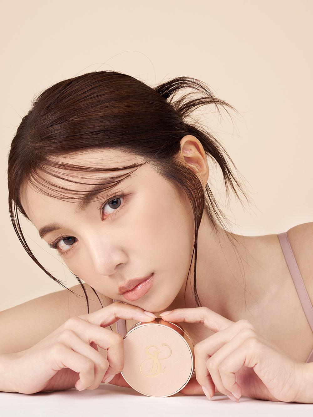 ピンクBOX (クッションファンデーション : 23 ベージュ)